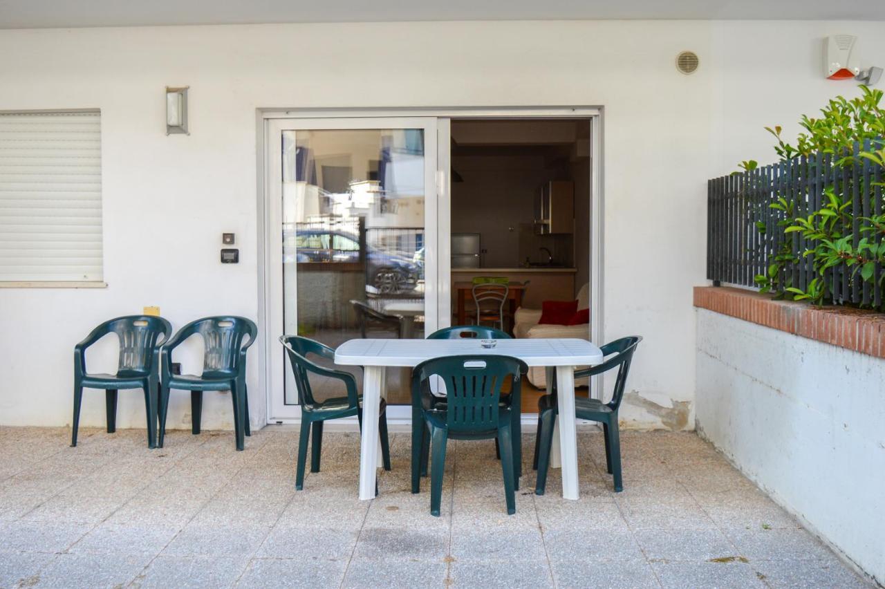 Homiday - Residence Prestige Pineto Bagian luar foto