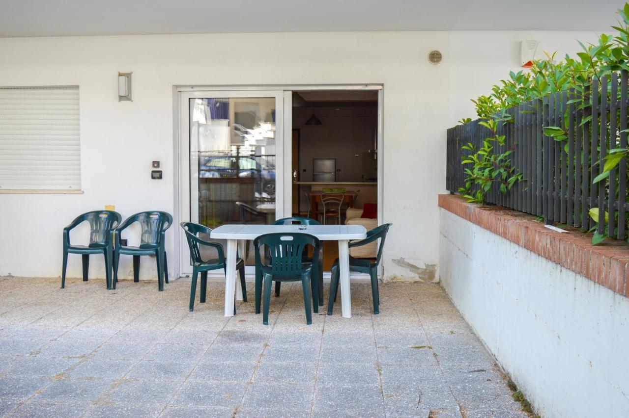Homiday - Residence Prestige Pineto Bagian luar foto