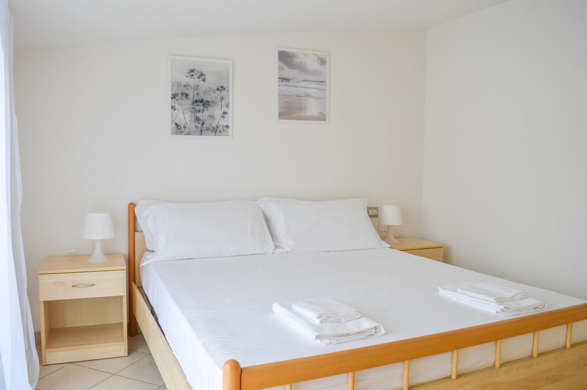 Homiday - Residence Prestige Pineto Bagian luar foto