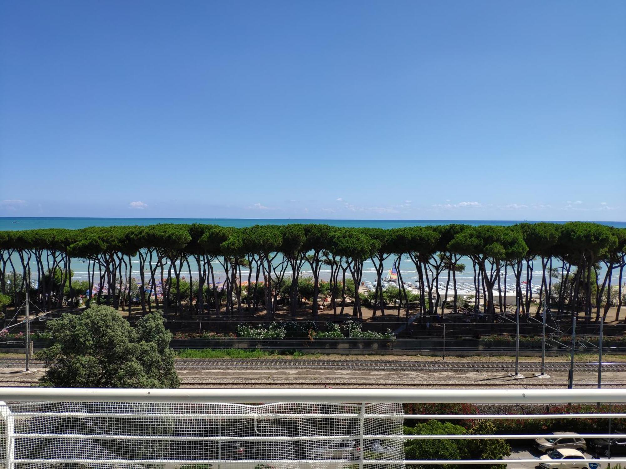 Homiday - Residence Prestige Pineto Bagian luar foto