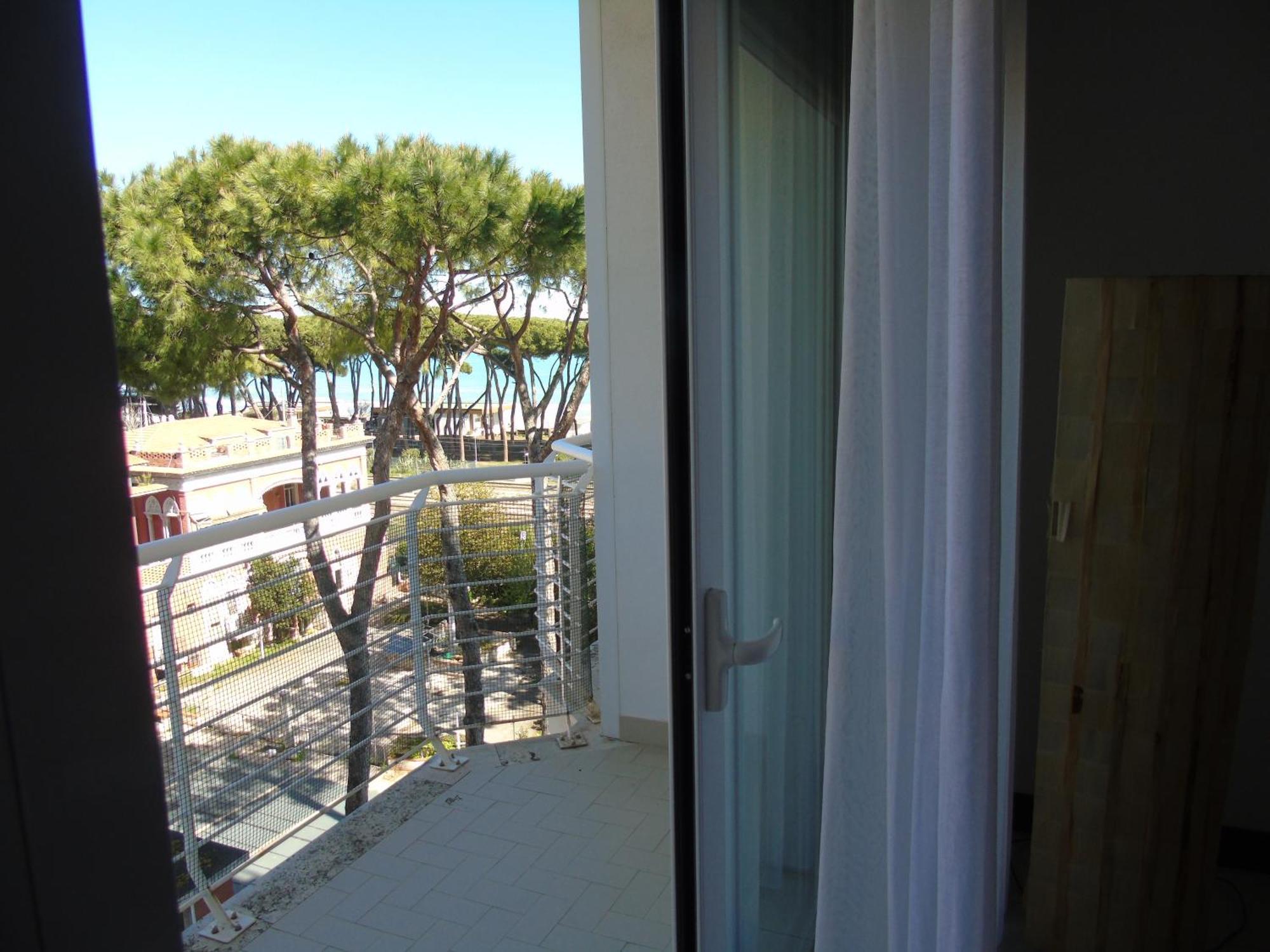 Homiday - Residence Prestige Pineto Bagian luar foto