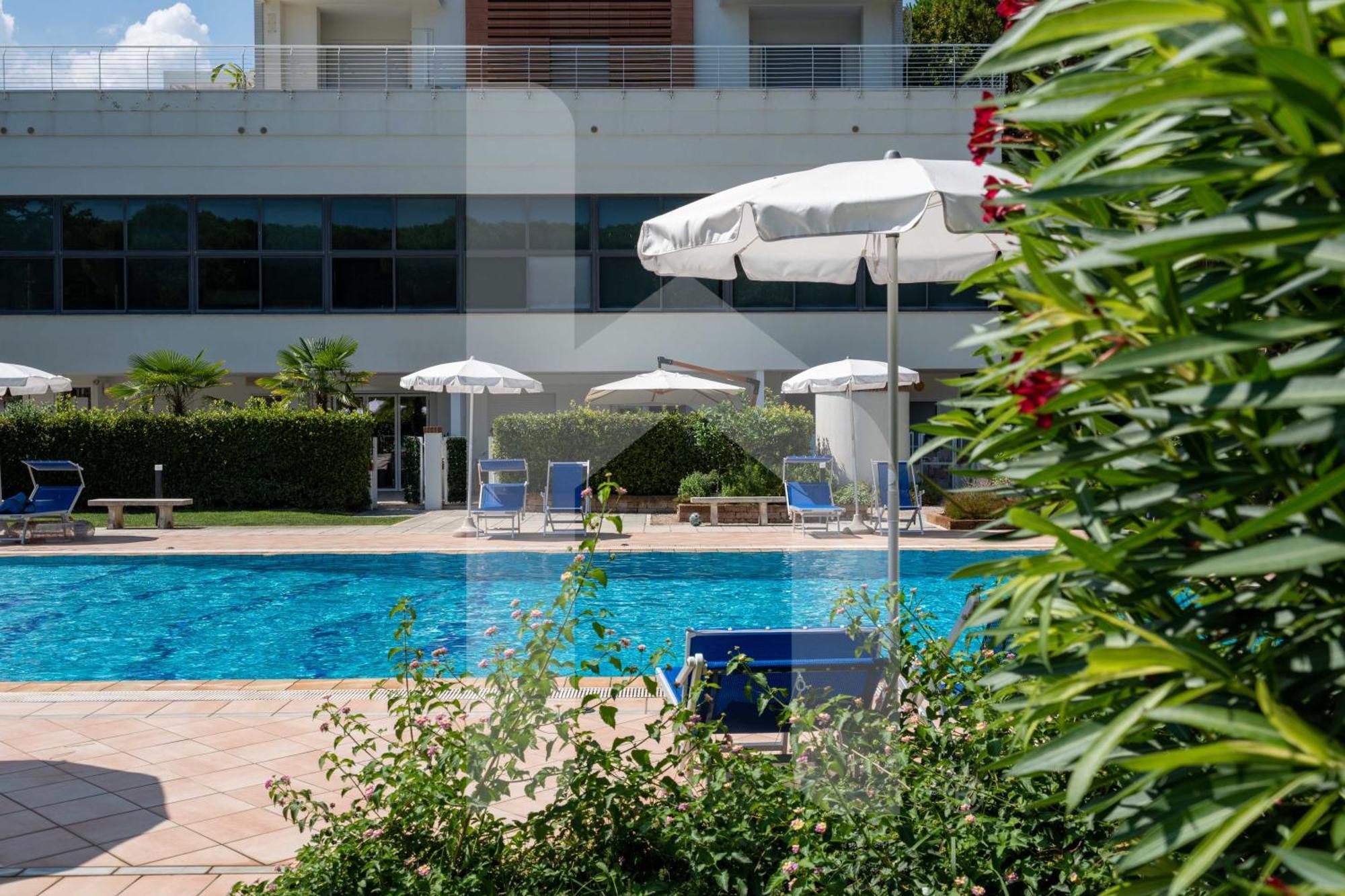 Homiday - Residence Prestige Pineto Bagian luar foto