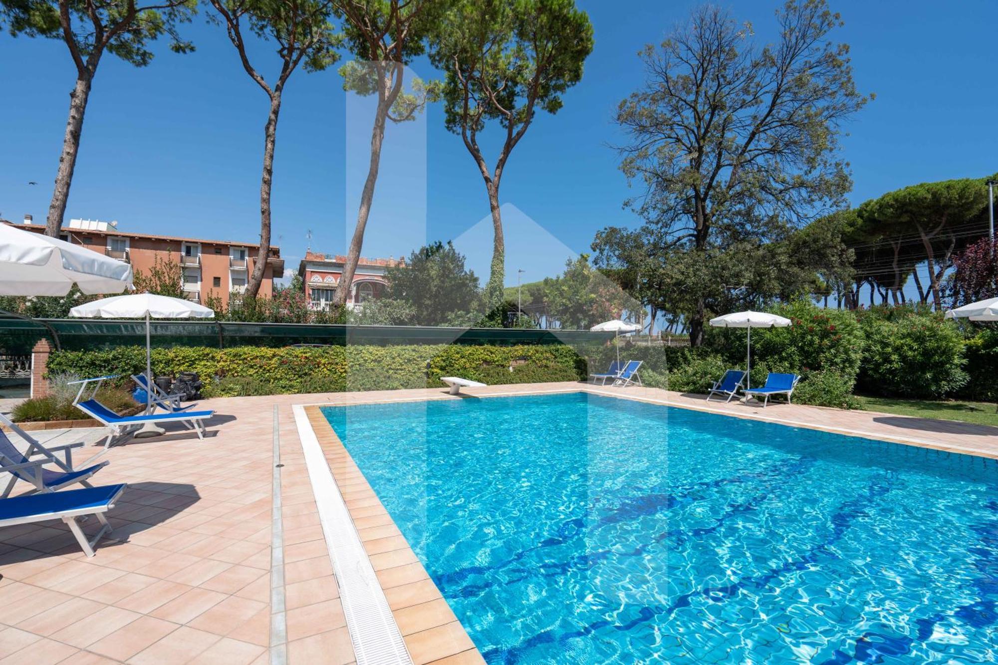 Homiday - Residence Prestige Pineto Bagian luar foto