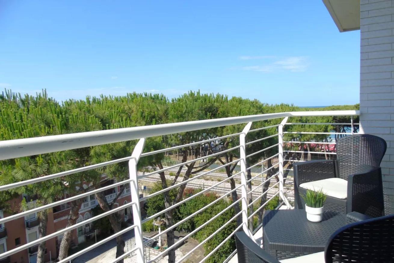 Homiday - Residence Prestige Pineto Bagian luar foto